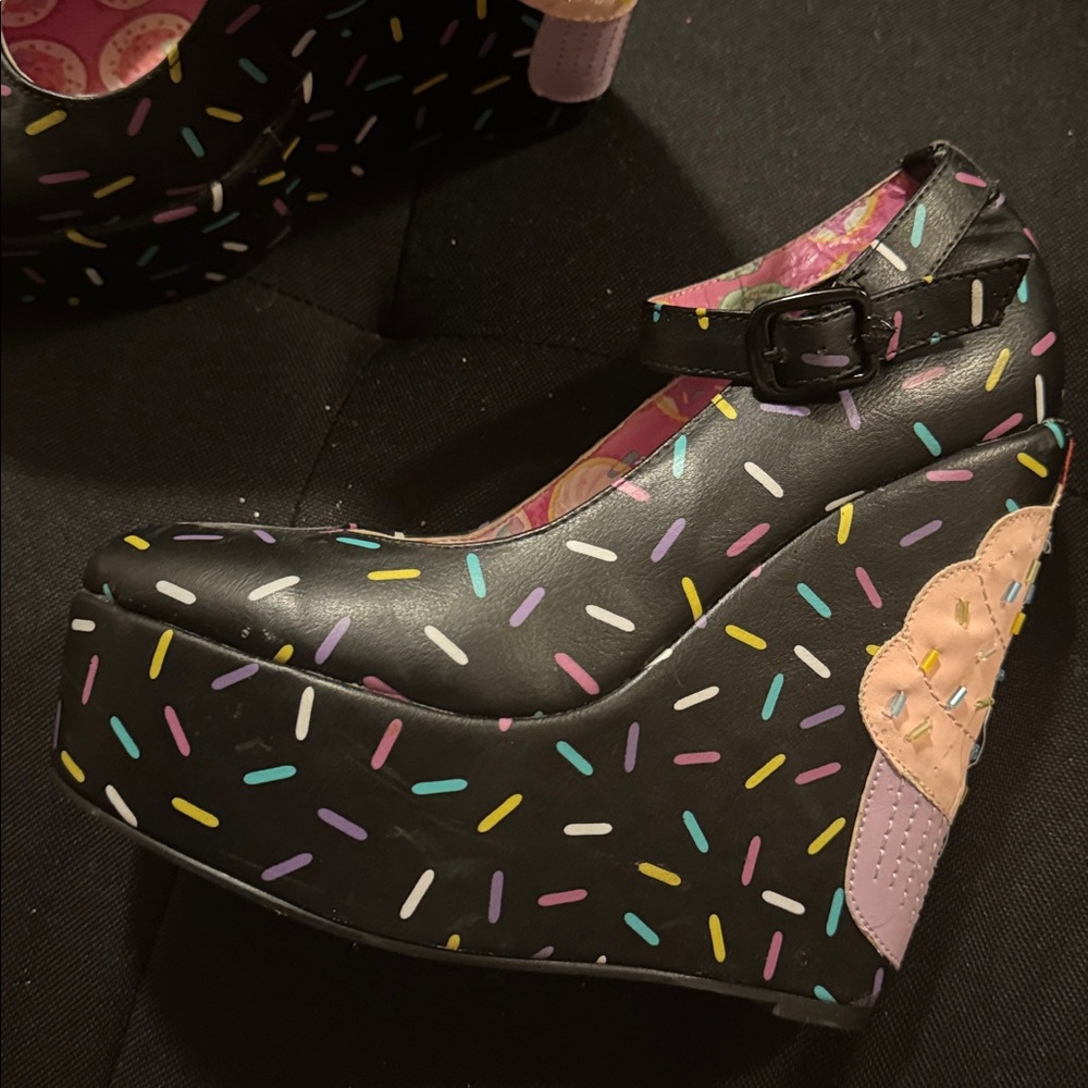 Iron Fist Baker’s Dozen wedge heels - Picture 6 of 9